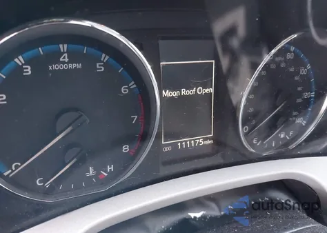 2016 Toyota Rav4 Xle z USA, uszkodzony, nr VIN 2T3RFREV6GW516920